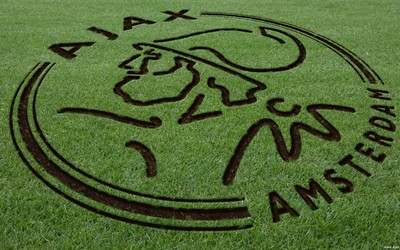 AK体育焦点-久保建英赛后疯狂庆祝胜利